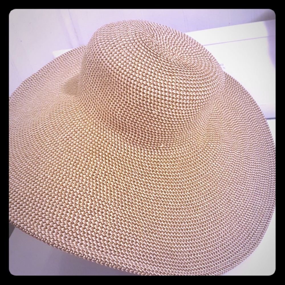 Oversized summer hat